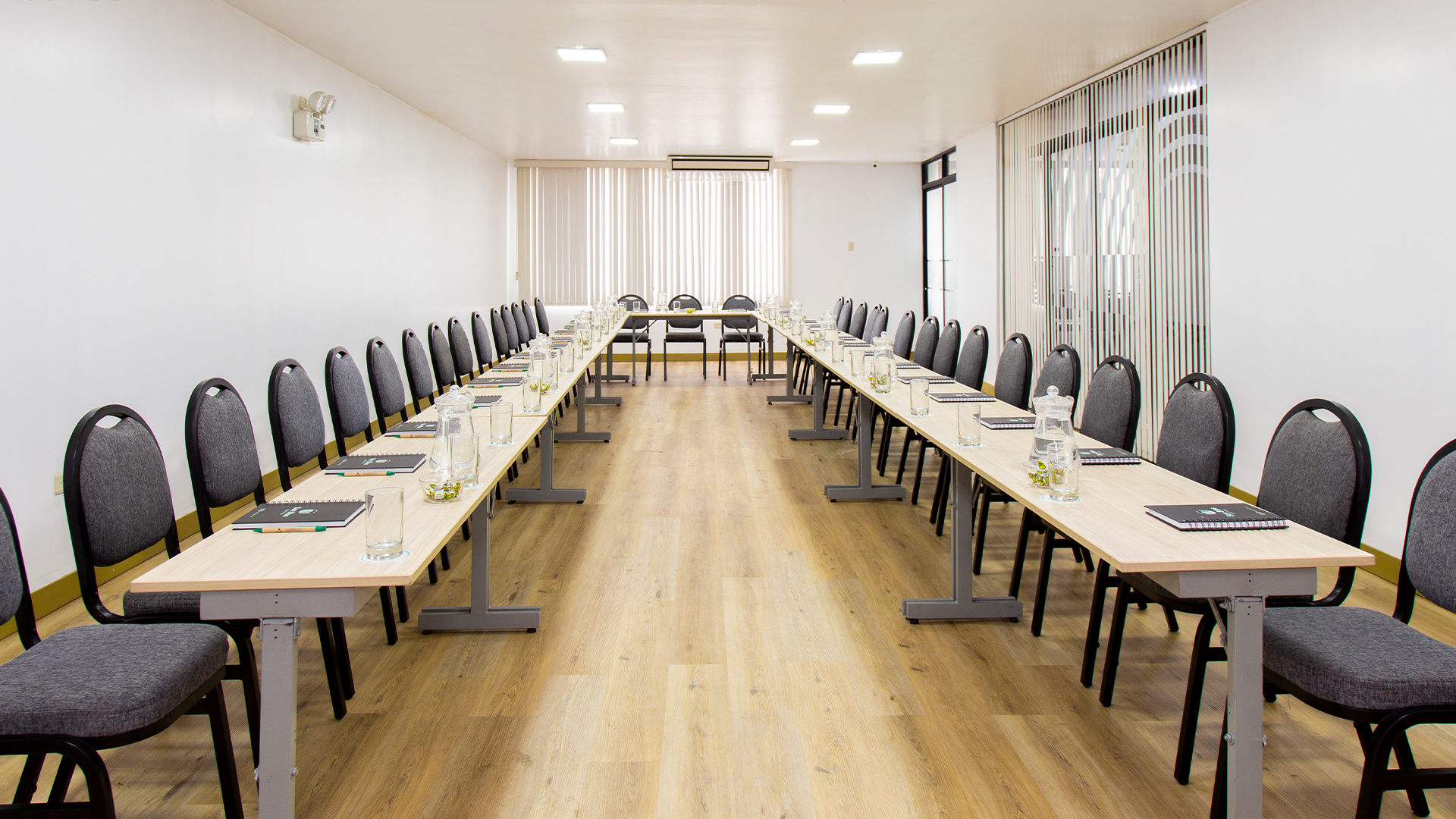 Capacidad máxima: 50 Personas