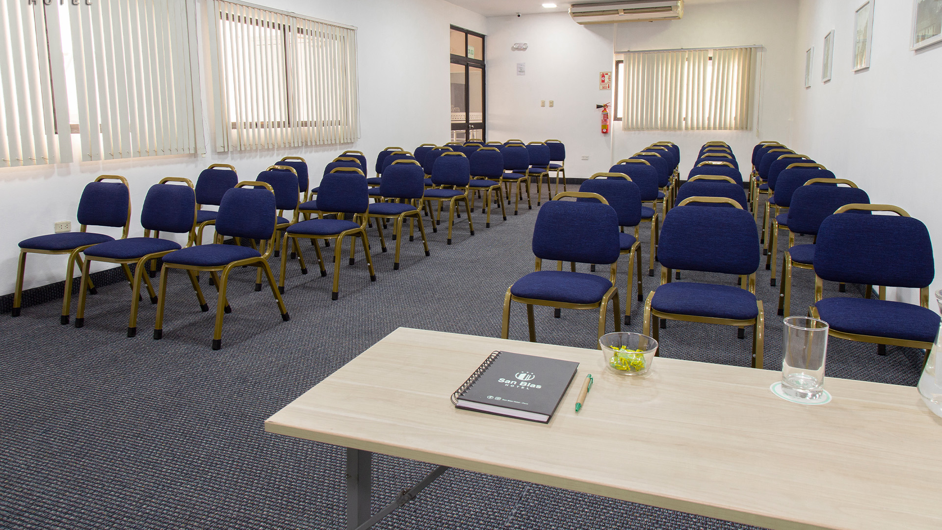 Capacidad máxima: 70 Personas